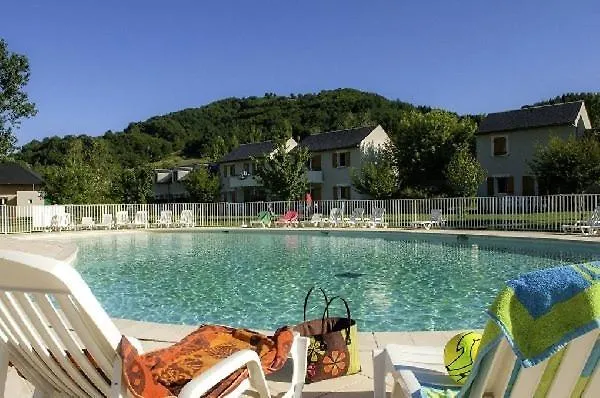 T3 duplex village geolia Saint geniez d\'olt avec 2 piscines chauffée